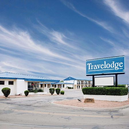 Travelodge By Wyndham Озона Екстериор снимка
